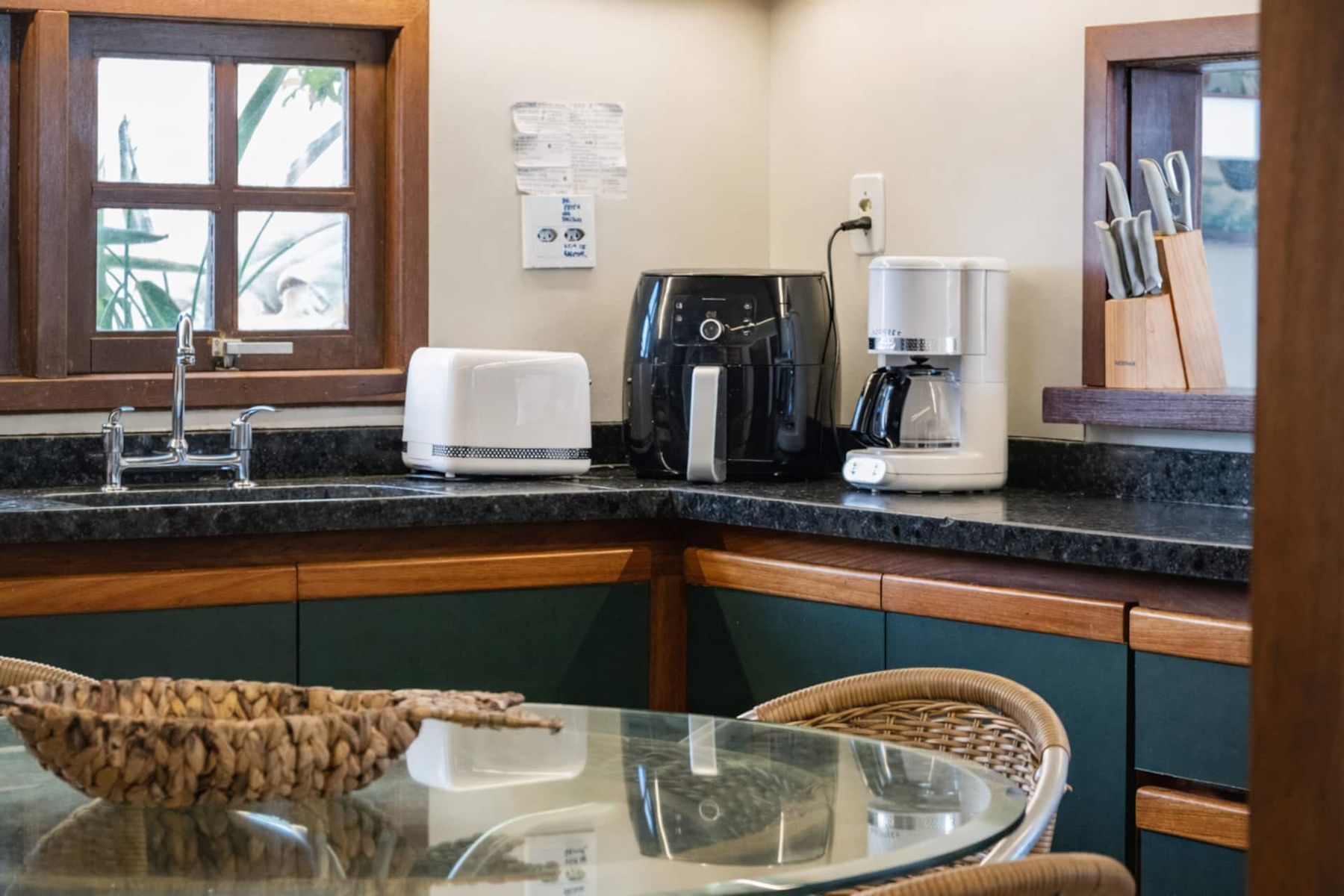 Full kitchen