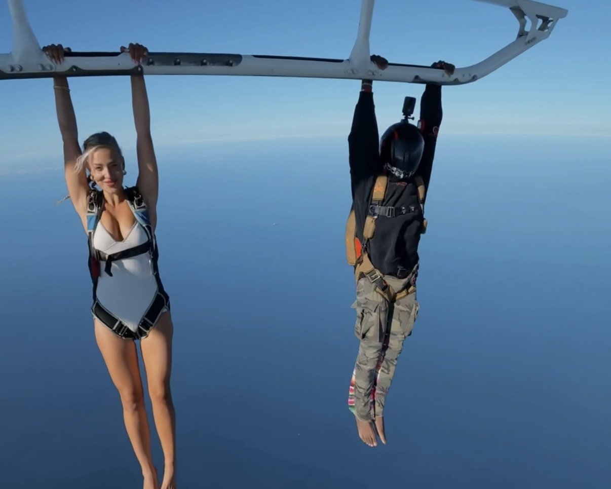 Tandem over the coast
